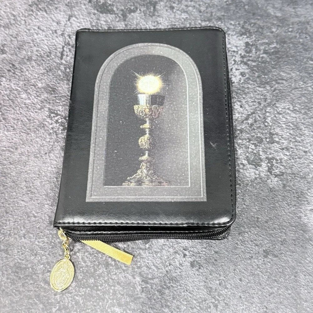 Oxford Holy Bible Revised NAB Leather Zipper‎ Gold Gilded Pages